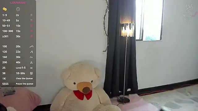 Lunadahia online show from March 2025 10:20:01 PM