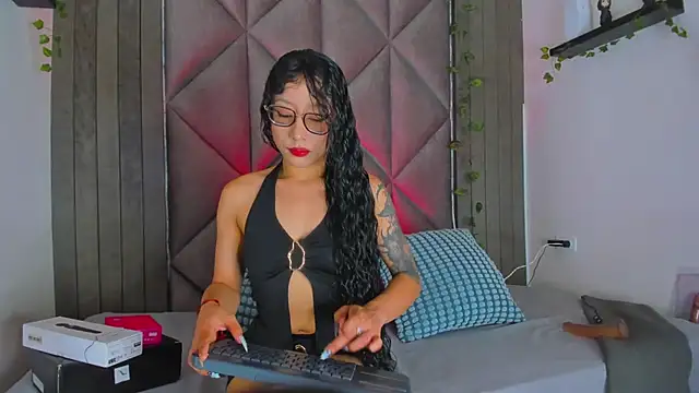 BriaConner  online show from May 2026 03:04:02 AM