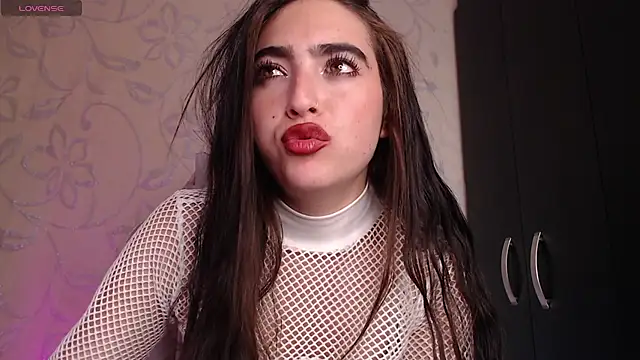 Snapshot of Arii_vega_ chatting on January 2025 09:36:01 PM Arii vega online show from January 2025 09:36:01 PM