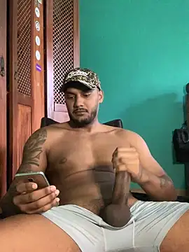 Snapshot of Pinocchiu chatting on December 2024 02:44:01 PM Pinocchiu online show from December 2024 02:44:01 PM