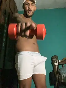 Snapshot of Pinocchiu chatting on December 2024 02:26:01 AM Pinocchiu online show from December 2024 02:26:01 AM