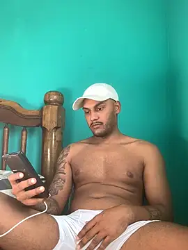 Snapshot of Pinocchiu chatting on March 2025 12:17:01 PM Pinocchiu online show from March 2025 12:17:01 PM