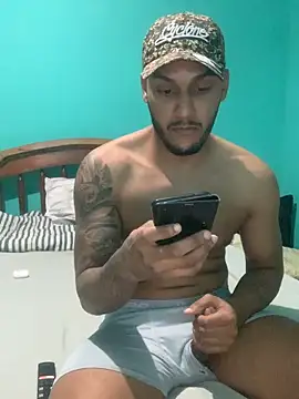 Snapshot of Pinocchiu chatting on November 2025 03:07:01 AM Pinocchiu online show from November 2025 03:07:01 AM