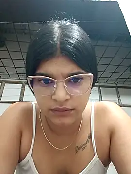 naughty-girl01 online show from February 2025 10:29:02 AM