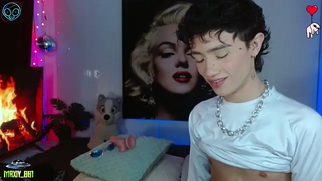 maxiy 001 online show from April 2026 02:42:01 AM