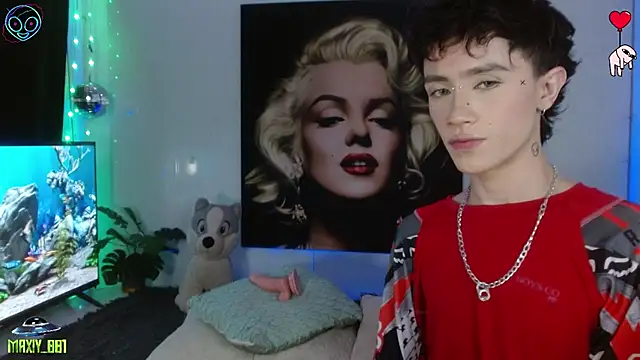 maxiy 001 online show from May 2026 02:18:01 AM