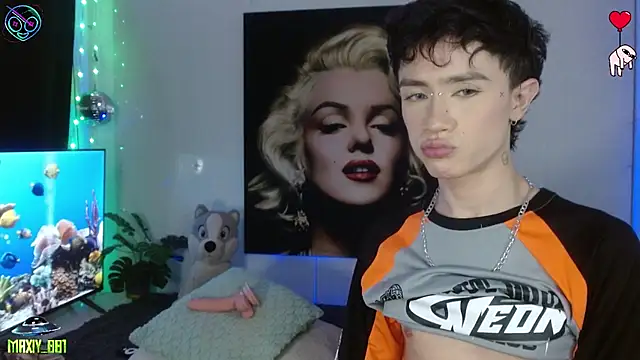 maxiy 001 online show from May 2026 02:20:02 AM