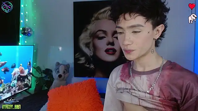 maxiy 001 online show from May 2026 04:10:02 AM