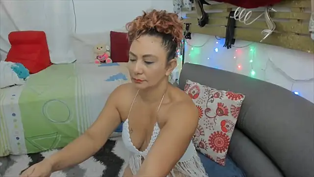 Snapshot of KeiraQuen chatting on September 2025 05:18:02 PM KeiraQuen online show from September 2025 05:18:02 PM