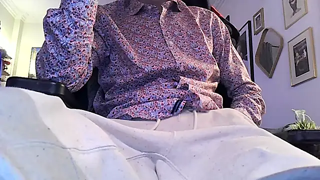 Snapshot of Bigone_uncut chatting on February 2026 05:31:01 PM Bigone uncut online show from February 2026 05:31:01 PM