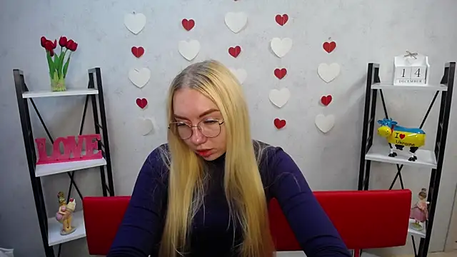 Snapshot of BeatriceFly chatting on December 2024 09:29:02 AM BeatriceFly online show from December 2024 09:29:02 AM