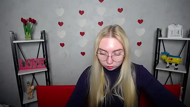 Snapshot of BeatriceFly chatting on December 2024 12:33:02 PM BeatriceFly online show from December 2024 12:33:02 PM