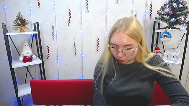 Snapshot of BeatriceFly chatting on January 2025 12:40:01 PM BeatriceFly online show from January 2025 12:40:01 PM