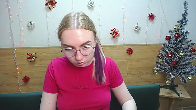 Snapshot of BeatriceFly chatting on January 2025 04:01:02 PM BeatriceFly online show from January 2025 04:01:02 PM