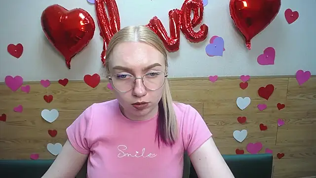 Snapshot of BeatriceFly chatting on February 2025 03:32:02 PM BeatriceFly online show from February 2025 03:32:02 PM