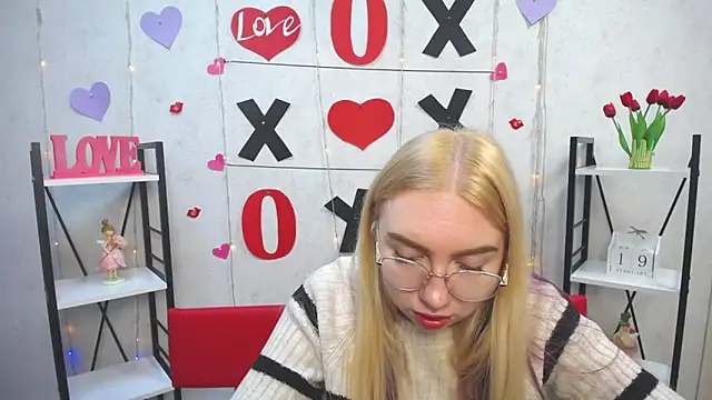 Snapshot of BeatriceFly chatting on February 2025 01:28:01 PM BeatriceFly online show from February 2025 01:28:01 PM