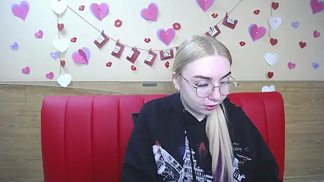 Snapshot of BeatriceFly chatting on March 2025 06:35:02 AM BeatriceFly online show from March 2025 06:35:02 AM