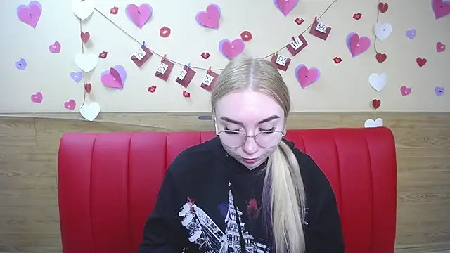 Snapshot of BeatriceFly chatting on March 2025 09:40:02 AM BeatriceFly online show from March 2025 09:40:02 AM