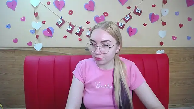 Snapshot of BeatriceFly chatting on March 2025 03:49:01 PM BeatriceFly online show from March 2025 03:49:01 PM