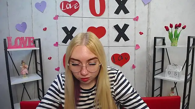 Snapshot of BeatriceFly chatting on March 2025 12:22:01 PM BeatriceFly online show from March 2025 12:22:01 PM