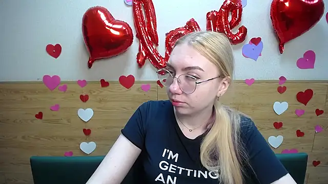 Snapshot of BeatriceFly chatting on March 2025 06:09:01 AM BeatriceFly online show from March 2025 06:09:01 AM