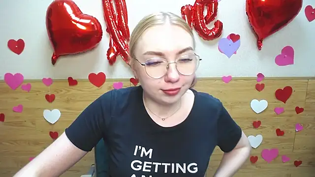 Snapshot of BeatriceFly chatting on March 2025 04:01:02 PM BeatriceFly online show from March 2025 04:01:02 PM