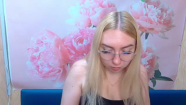 Snapshot of BeatriceFly chatting on September 2025 05:40:01 AM BeatriceFly online show from September 2025 05:40:01 AM