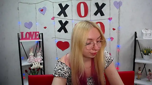 Snapshot of BeatriceFly chatting on September 2025 12:16:02 PM BeatriceFly online show from September 2025 12:16:02 PM