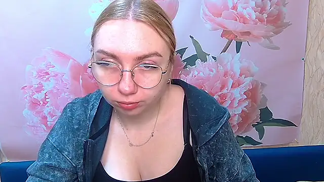 Snapshot of BeatriceFly chatting on September 2025 05:40:01 AM BeatriceFly online show from September 2025 05:40:01 AM