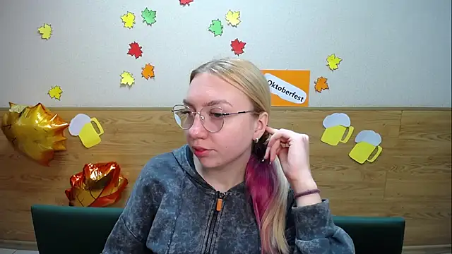 Snapshot of BeatriceFly chatting on September 2025 11:55:02 AM BeatriceFly online show from September 2025 11:55:02 AM