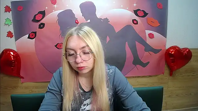 Snapshot of BeatriceFly chatting on October 2025 12:06:01 PM BeatriceFly online show from October 2025 12:06:01 PM