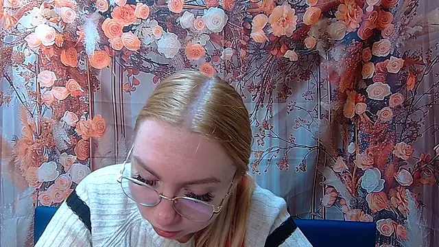 Snapshot of BeatriceFly chatting on November 2025 12:39:02 PM BeatriceFly online show from November 2025 12:39:02 PM