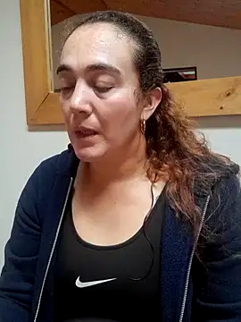 Snapshot of skayhot_ chatting on April 2026 01:37:02 PM skayhot online show from April 2026 01:37:02 PM