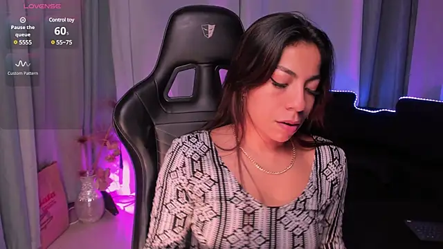 Mia Gothzx online show from December 2024 02:19:02 PM