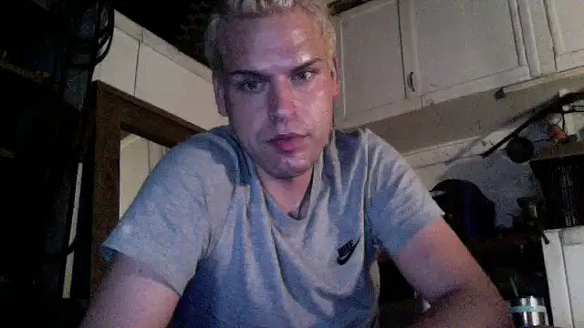 Snapshot of Dreagon79 chatting on May 2026 05:43:01 PM Dreagon79 online show from May 2026 05:43:01 PM