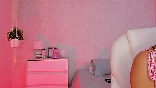 DahianaWalcott online show from December 2024 07:50:02 PM