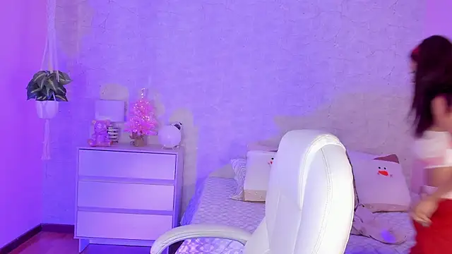 DahianaWalcott online show from December 2024 04:38:01 PM