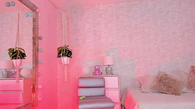 DahianaWalcott online show from February 2025 06:24:02 PM