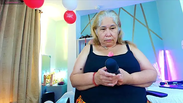 girl amada online show from September 2025 03:52:02 AM