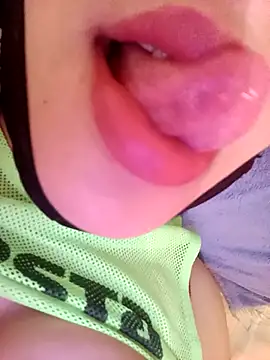 Snapshot of JAWHARA_ chatting on November 2025 08:36:02 AM JAWHARA online show from November 2025 08:36:02 AM