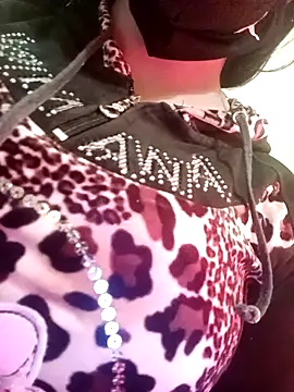 Snapshot of JAWHARA_ chatting on December 2025 10:40:01 PM JAWHARA online show from December 2025 10:40:01 PM