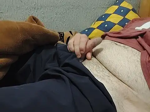 mfreitas005 online show from October 2025 12:00:01 AM