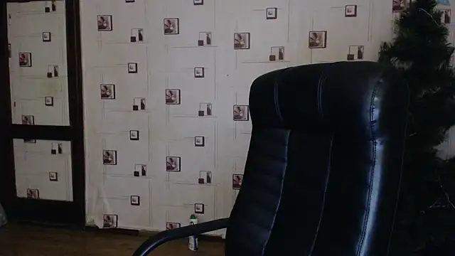 TasyaBigTTs online show from December 2024 03:53:02 PM