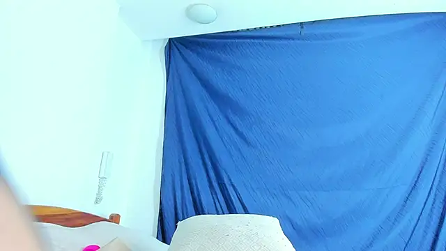 Snapshot of emiily15__ chatting on December 2024 11:03:01 PM emiily15 online show from December 2024 11:03:01 PM