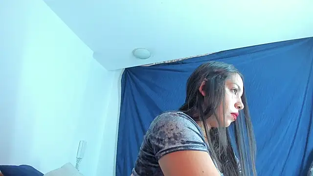 Snapshot of emiily15__ chatting on January 2025 05:56:01 PM emiily15 online show from January 2025 05:56:01 PM