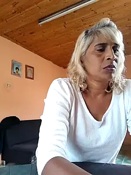 Snapshot of Goodgirlsue_77 chatting on February 2025 01:51:02 PM Goodgirlsue 77 online show from February 2025 01:51:02 PM