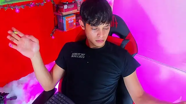 LilOwen  online show from September 2025 06:42:01 PM