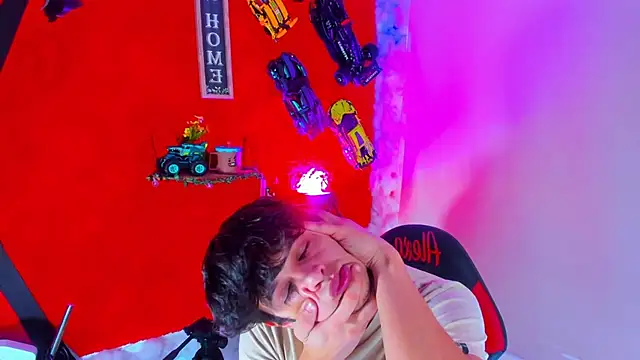 LilOwen  online show from November 2025 07:24:01 PM