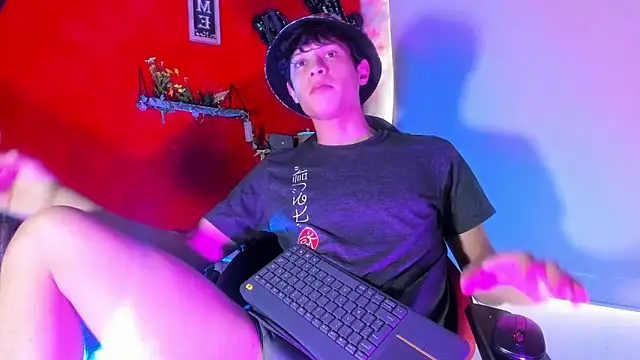 LilOwen  online show from November 2025 07:13:02 PM