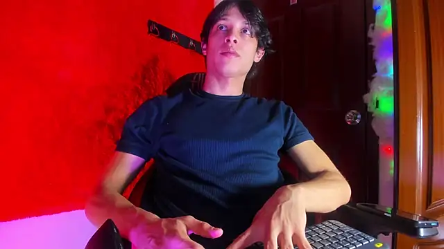 LilOwen  online show from February 2026 05:57:02 PM